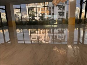 کفسابی و ایجاد براقیت شیشه‌ای مرمریت روشن سالن (پروژه نیاوران)