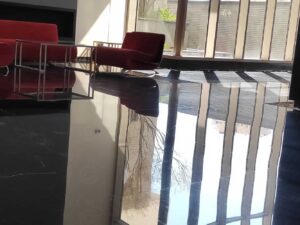 کفسابی و براقیت آینه‌ای مرمریت مشکی (الهیه)